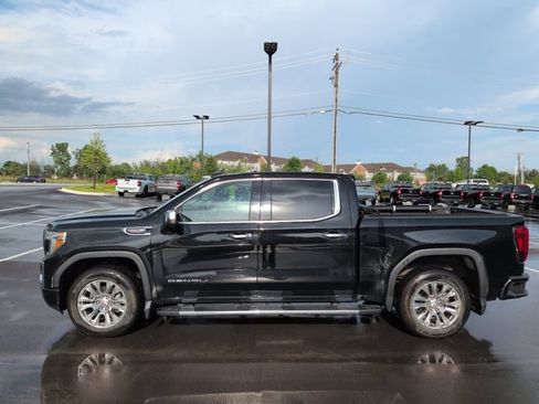 Used 2019 GMC Sierra 1500 Denali w/ Driver Alert Package II AWD/4WD image 4