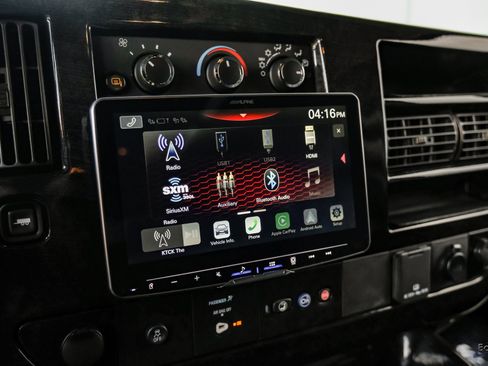 Used 2023 Chevrolet Express 2500 image 66