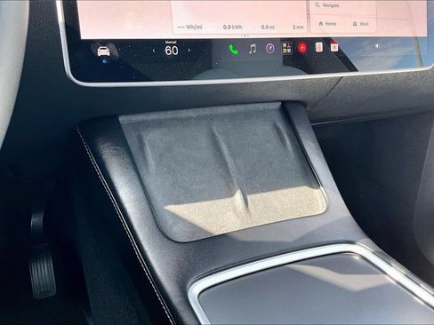 Used 2024 Tesla Model Y Long Range AWD/4WD image 13