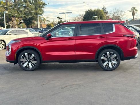 New 2026 Mitsubishi Outlander LE FWD image 11