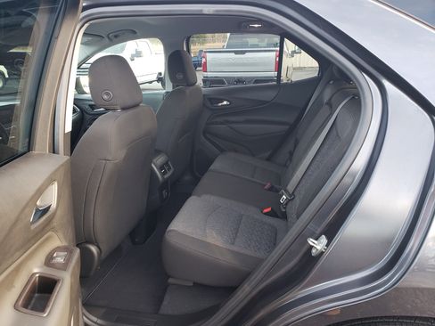 Used 2022 Chevrolet Equinox LT w/ Driver Convenience Package image 32