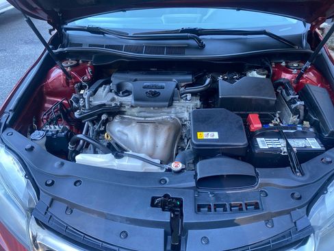 Used 2017 Toyota Camry SE image 38