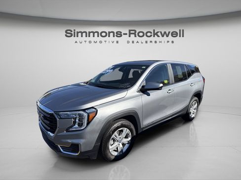Used 2024 GMC Terrain SLE image 7