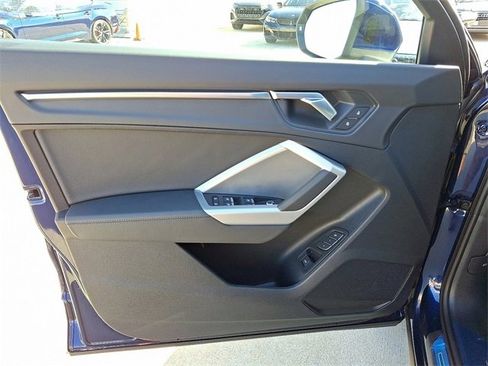 New 2025 Audi Q3 2.0T Premium image 8