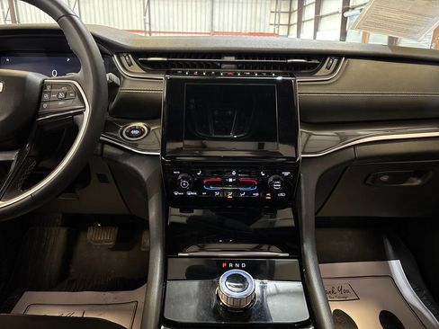 Used 2023 Jeep Grand Cherokee L Laredo image 25