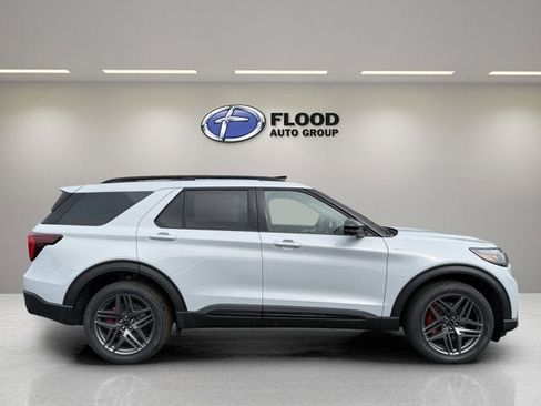 New 2026 Ford Explorer ST-Line image 4