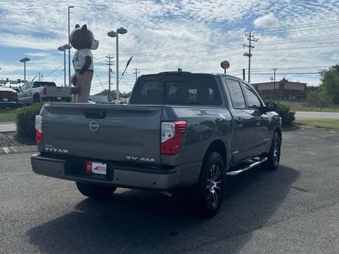 Used 2024 Nissan Titan SV AWD/4WD image 4