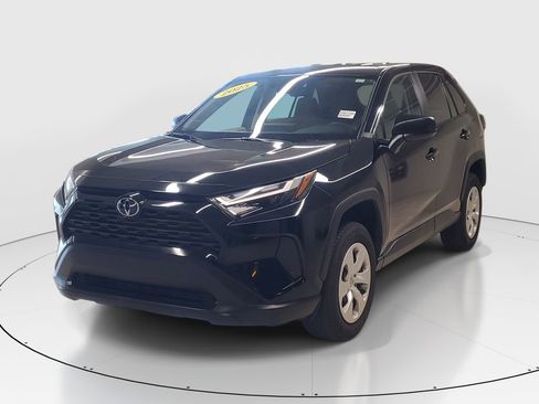 Used 2025 Toyota RAV4 LE FWD image 3