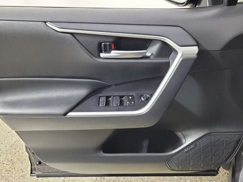Used 2023 Toyota RAV4 XLE FWD image 21
