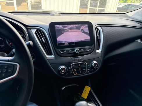 Used 2022 Chevrolet Malibu LT FWD image 20