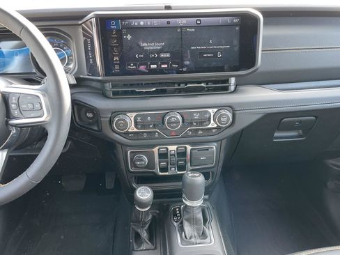 Used 2024 Jeep Wrangler Sahara w/ Safety Group image 18