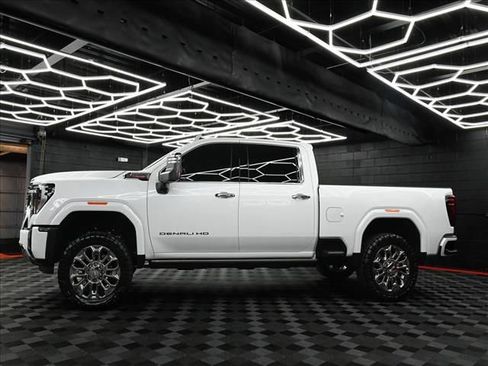 New 2026 GMC Sierra 2500 Denali w/ Denali Reserve Package AWD/4WD image 12