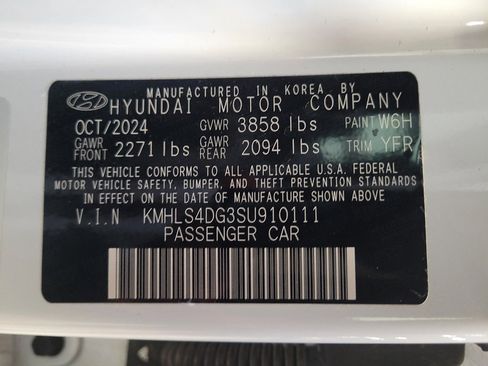 Used 2025 Hyundai Elantra SEL FWD image 33