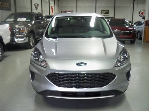 Used 2022 Ford Escape SE image 2