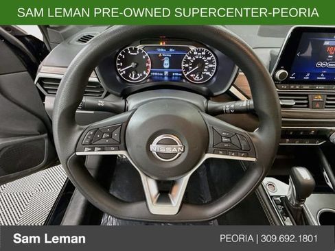 Used 2023 Nissan Altima 2.5 SV FWD image 11
