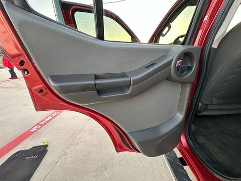 Used 2015 Nissan Xterra S w/ Value Package image 30