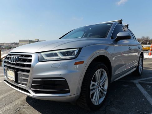 Used 2018 Audi Q5 2.0T Premium Plus w/ Premium Plus Package image 3