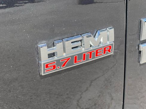 Used 2017 RAM 1500 Express AWD/4WD image 10