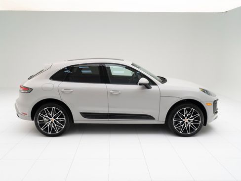 New 2026 Porsche Macan image 8