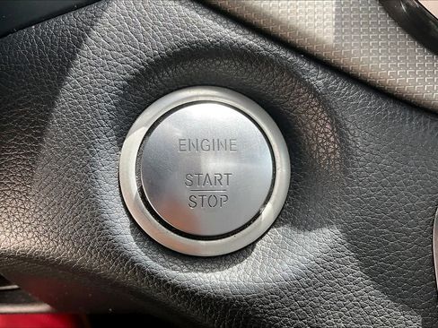Certified 2020 Mercedes-Benz GLA 250 image 32