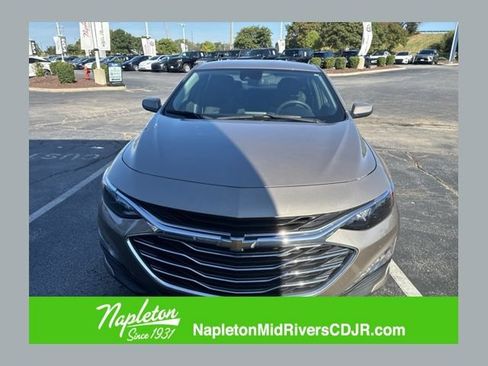 Used 2025 Chevrolet Malibu LT FWD image 1