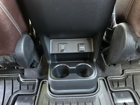 Used 2023 Toyota Sienna Platinum AWD/4WD image 24