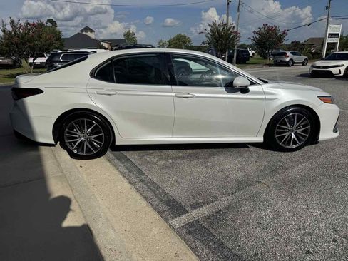 Used 2022 Toyota Camry XLE FWD image 41