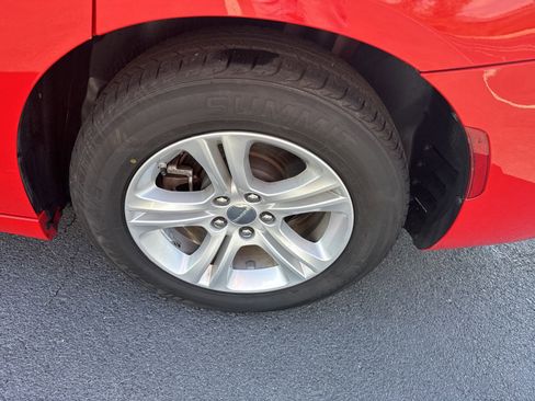 Used 2022 Dodge Charger SXT image 12