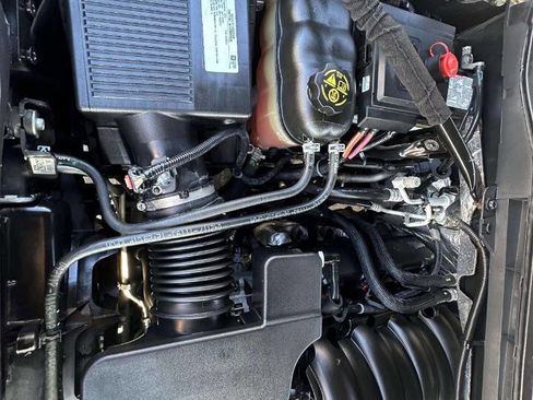 Used 2017 GMC Sierra 1500 SLT image 34