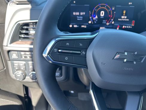 Used 2025 Chevrolet Suburban LT w/ Comfort Package image 10