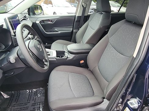 Certified 2025 Toyota RAV4 XLE AWD/4WD image 17