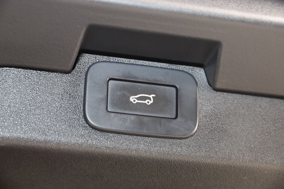 Used 2023 Land Rover Discovery S R-Dynamic AWD/4WD image 54