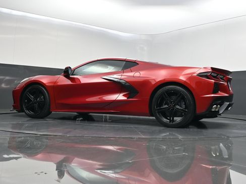 Used 2026 Chevrolet Corvette Stingray Coupe w/ 1LT RWD image 40