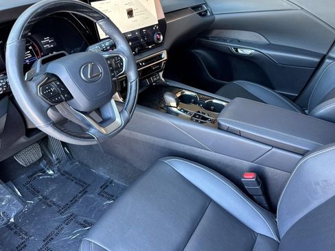 Certified 2025 Lexus RX 350 Premium w/ Convenience Package AWD/4WD image 4