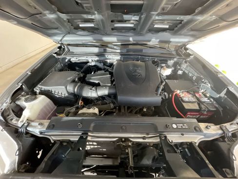 Used 2017 Toyota Tacoma TRD Off-Road image 26