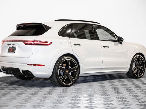 Used 2019 Porsche Cayenne Turbo image 6