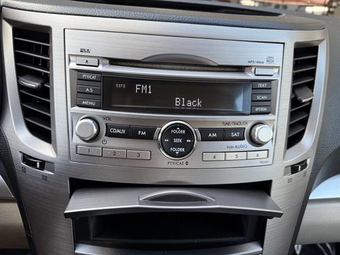 Used 2010 Subaru Legacy 2.5i Premium image 42