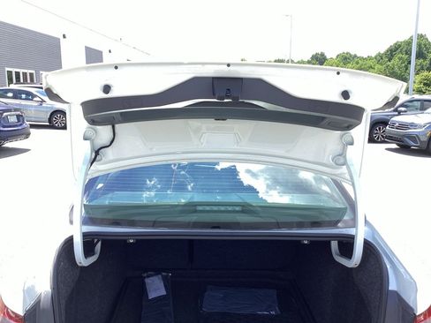 Used 2024 Volkswagen Jetta SE w/ Panoramic Sunroof Package FWD image 14