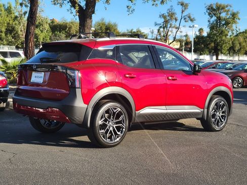 New 2026 Nissan Kicks SR FWD image 2