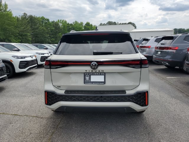 New 2026 Volkswagen Tiguan SE R-Line FWD image 5