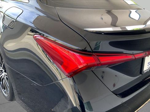 Used 2019 Toyota Avalon Touring w/ Advanced Safety Package FWD image 27