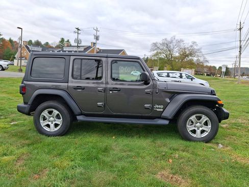 Used 2019 Jeep Wrangler Unlimited Sport S image 12