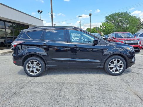 Used 2018 Ford Escape SE w/ SE Sport Appearance Package FWD image 8