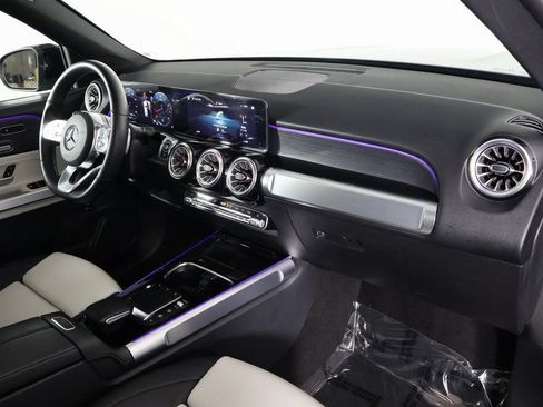 Certified 2023 Mercedes-Benz GLB 250 image 9