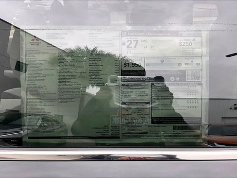 New 2025 Mitsubishi Outlander SE image 14