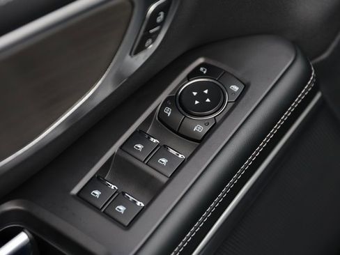 Used 2025 Ford Expedition Platinum w/ Driver's Package image 17