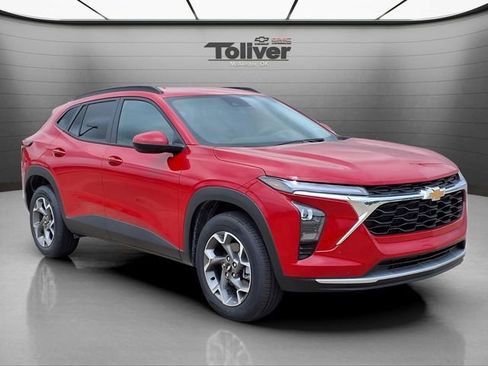 New 2026 Chevrolet Trax LT w/ Driver Confidence Package image 2