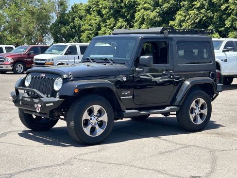 Used 2016 Jeep Wrangler Sahara w/ Connectivity Group AWD/4WD image 7