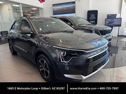 New 2025 Kia Niro LX