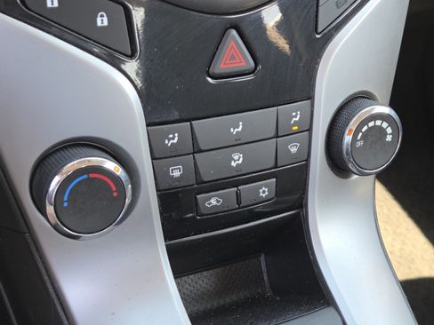 Used 2014 Chevrolet Cruze LT FWD image 26